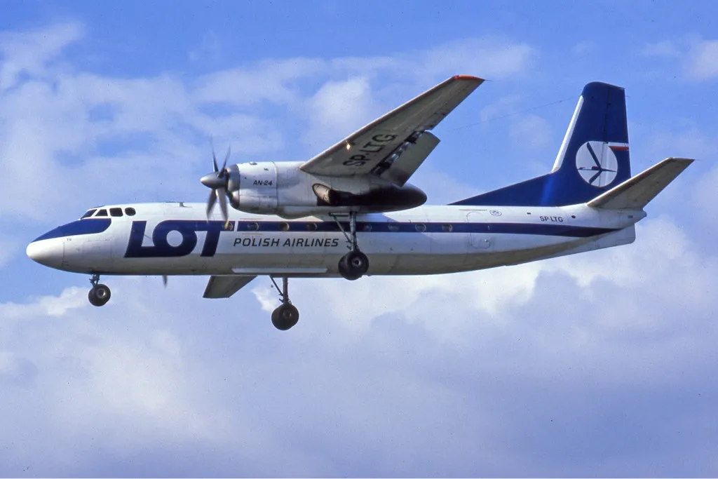 LOT Polish Airlines Flight 703