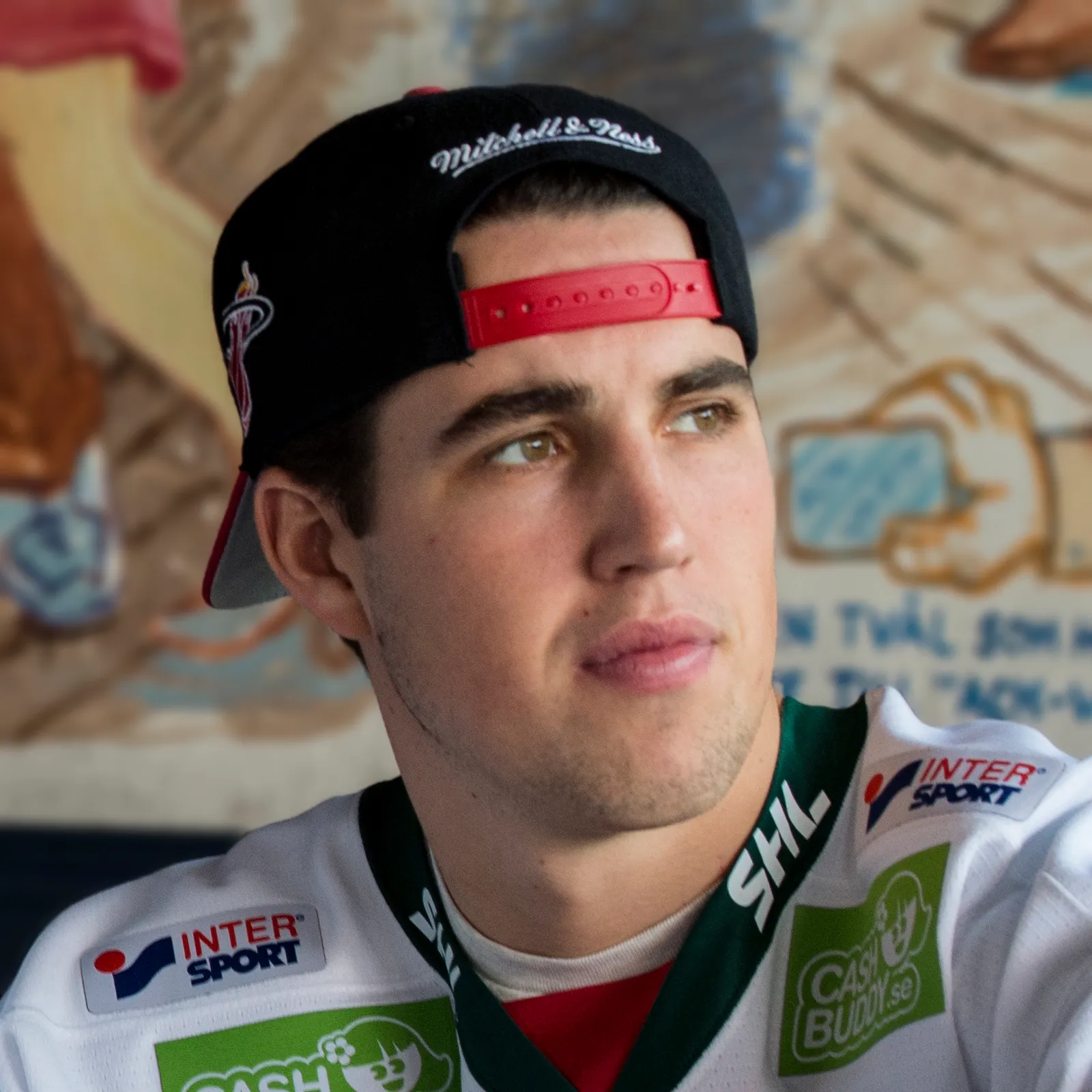 Erik Gustafsson (ice hockey, born 1992)